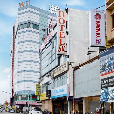 Oyo 982 Hotel Sk Каджанг Екстериор снимка