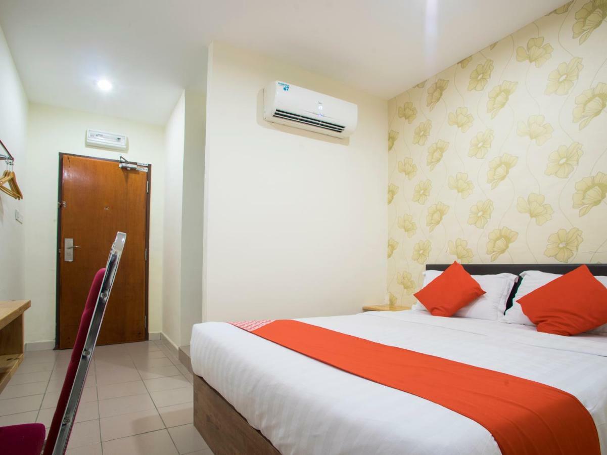 Oyo 982 Hotel Sk Каджанг Екстериор снимка