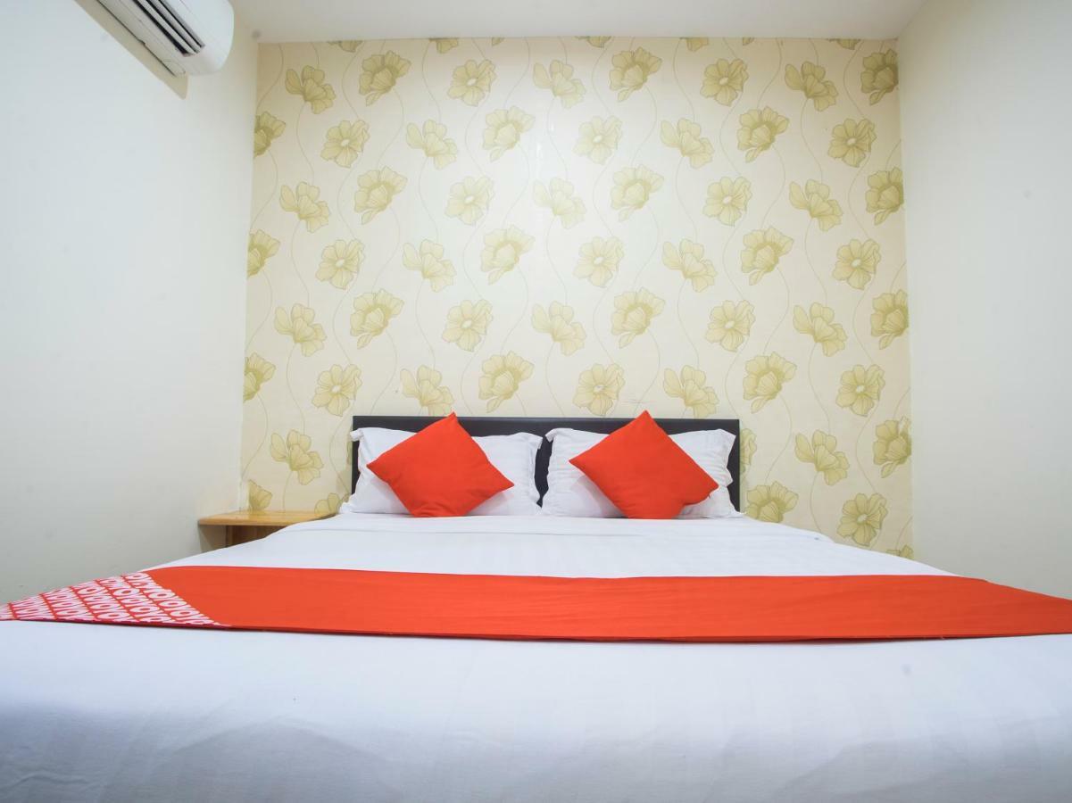 Oyo 982 Hotel Sk Каджанг Екстериор снимка